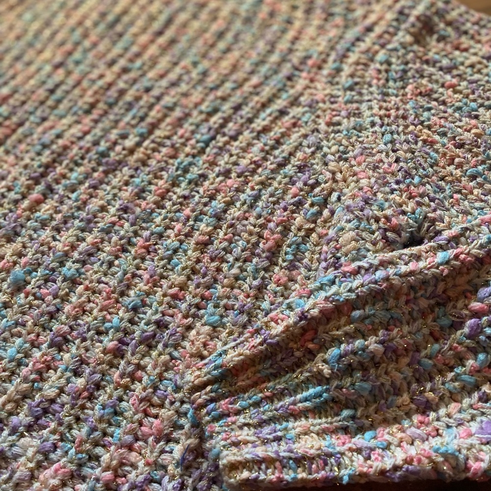 🎶Beautiful Crochet Semi-cropped Sweater - Picture 4 of 9
